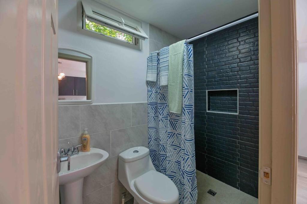 Cozy Beach Villa At The Shores 5 Minutes From The Beach เวสต์เอนด์ ภายนอก รูปภาพ